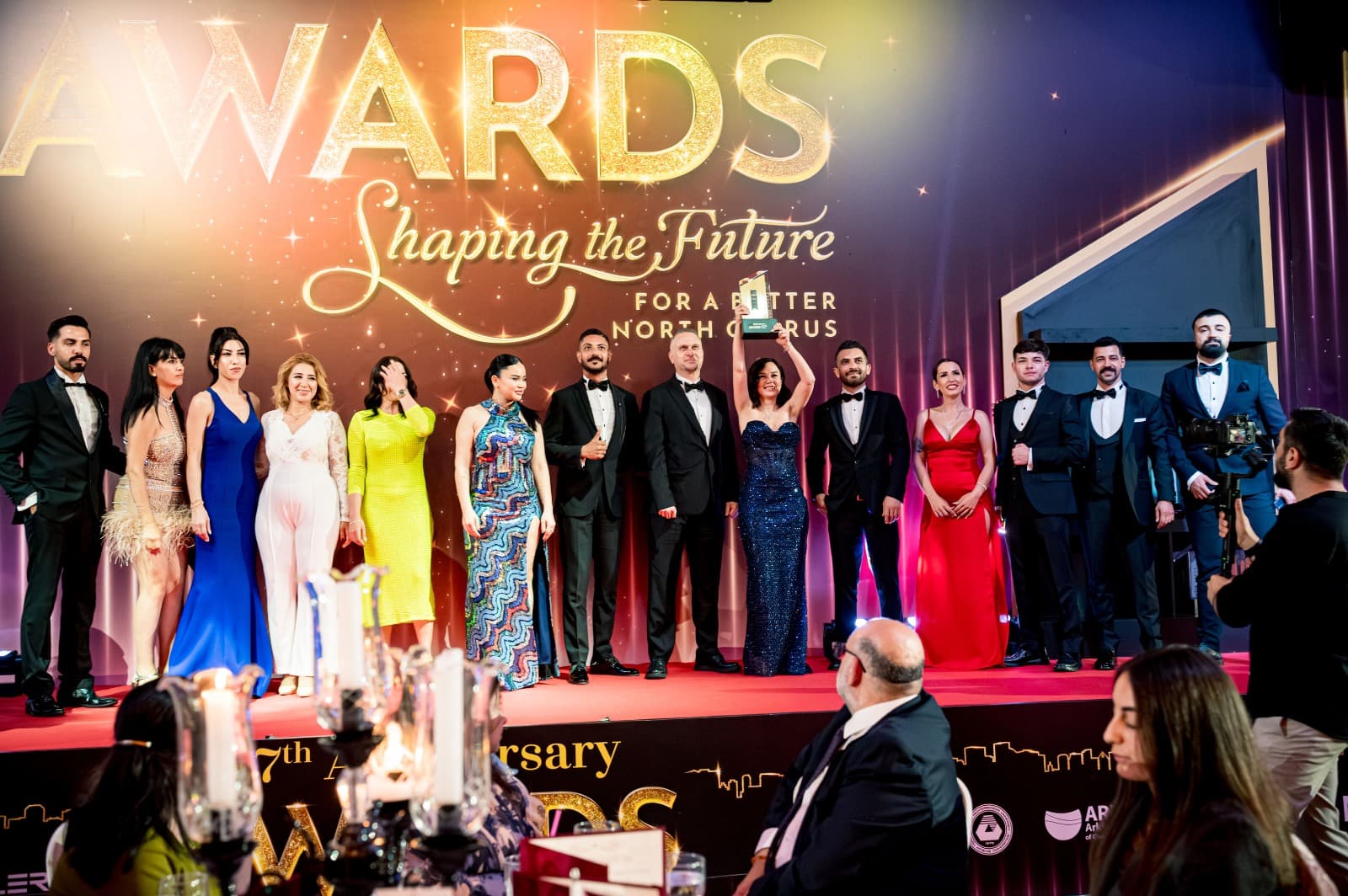 BESTATE PROPERTY ekibi, 2025 TRNC Property Awards töreninde. Ödül töreninden bir başka kare.